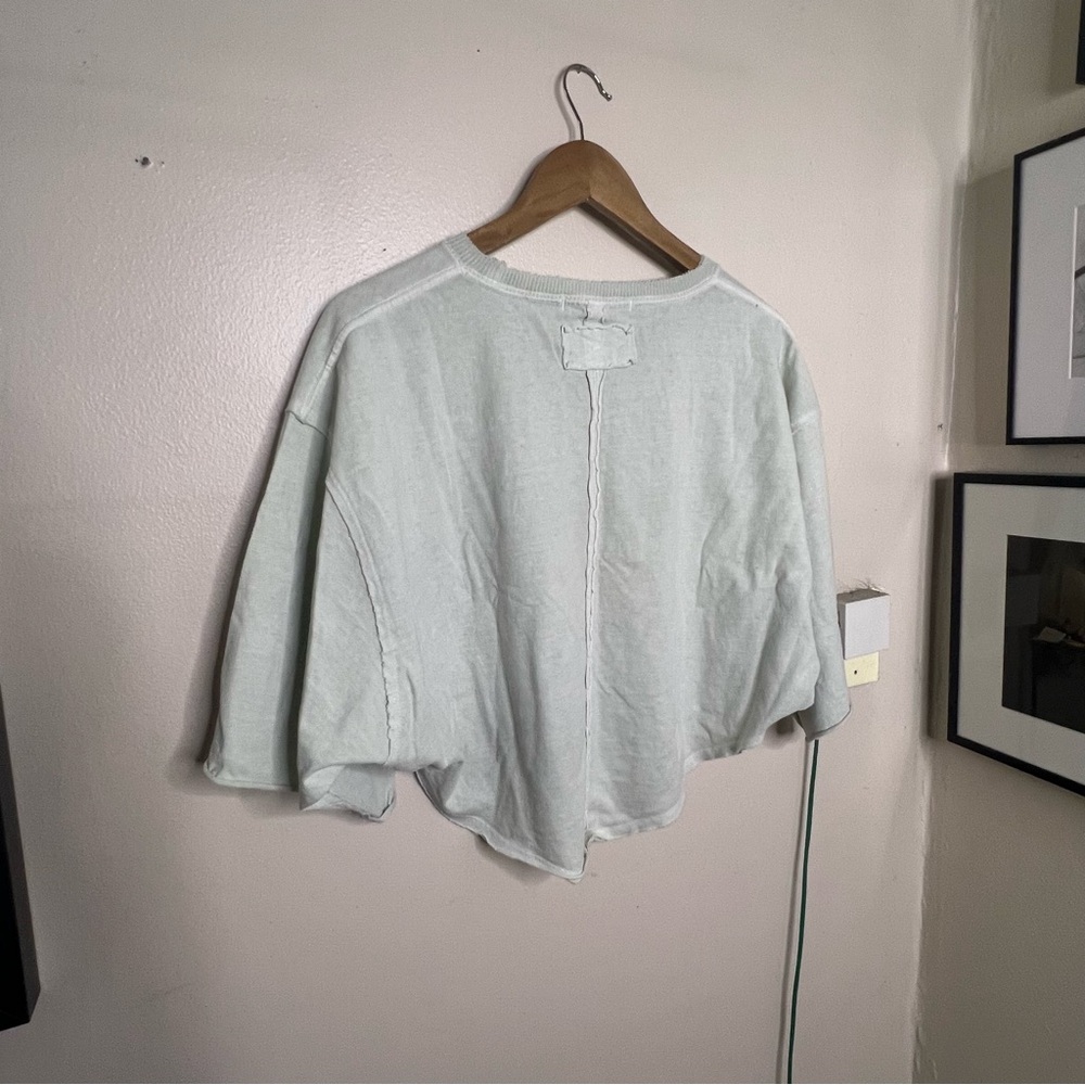 We The Free Light Pale Green Oversized Crop Top XS Distressed Crew Neck Boxy - Picture 8 of 8